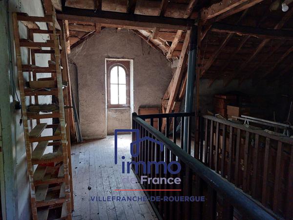 Maison de charme 185m² à rénover proche centre ville avec terrain.