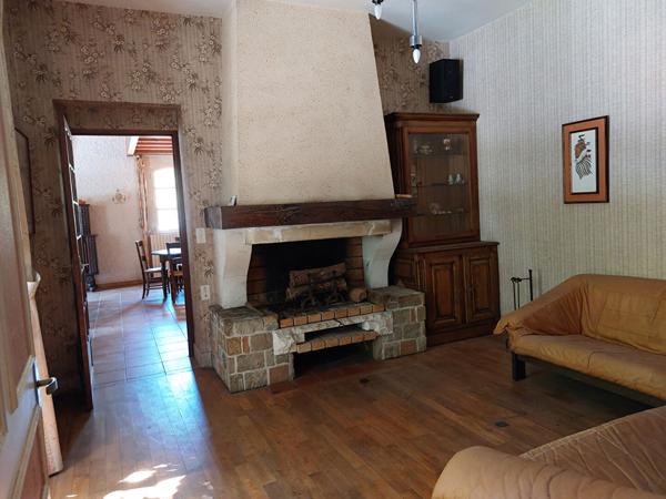 Maison de charme 185m² à rénover proche centre ville avec terrain.