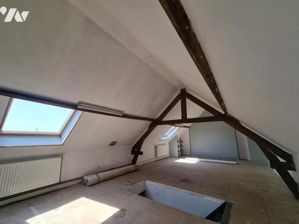 Maison avec 5 chambres et jardin.