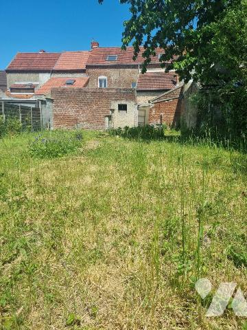 Maison avec 5 chambres et jardin.