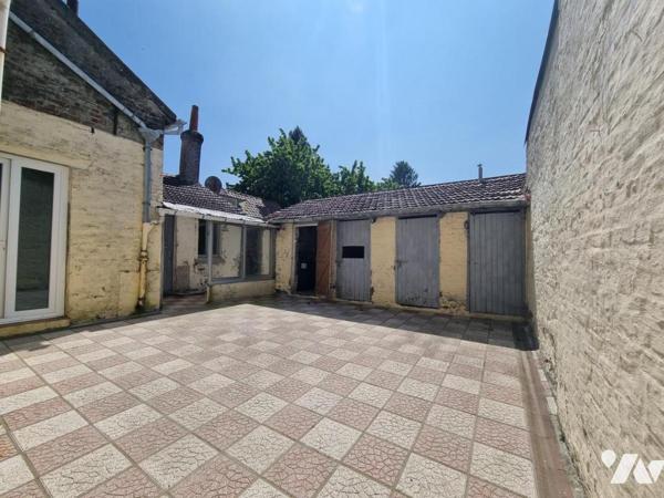 Maison avec 5 chambres et jardin.