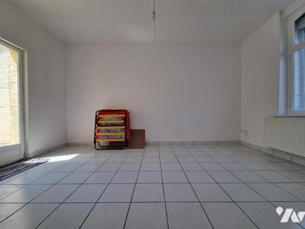 Maison avec 5 chambres et jardin.