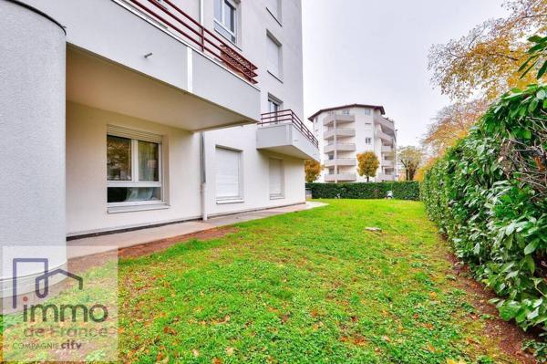 Lyon 8 prox facs médecine et pharmacie