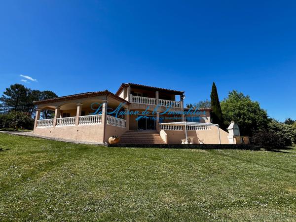 Maison type F6 avec piscine, double garage sur 5144m² de terrain