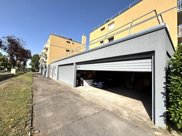 PARKING BOX - CONFLANS SAINTE HONORINE proche gare