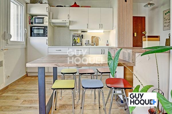 METRO GRATTE-CIEL- APPARTEMENT 2 PIECES 42 m² - BALCON + GRENIER--