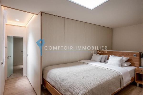 Appartement
                                                                                                                                                                                                                                                                                                                        5 pièce(s)                                                                                                                                                                                                          4 chambre(s)                                                                                                                                                                                                          136  m²