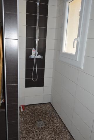 VILLA PLAIN PIED 130 M² (loi carrez hab.) sur 500 m² env. de terrain