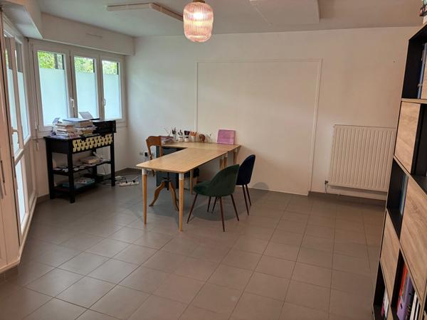 LAXOU CHAMP LE BOEUF- LOCAL PROFESSIONNEL 3  PIECES 70 m²