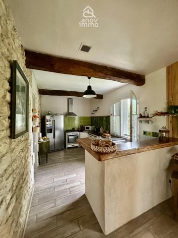 Maison de village
                                                                                                                                                                                                                                                                                                                        4 pièce(s)                                                                                                                                                                                                          2 chambre(s)                                                                                                                                                                                                          98  m²