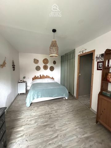 Maison de village
                                                                                                                                                                                                                                                                                                                        4 pièce(s)                                                                                                                                                                                                          2 chambre(s)                                                                                                                                                                                                          98  m²
