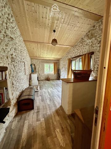 Maison de village
                                                                                                                                                                                                                                                                                                                        4 pièce(s)                                                                                                                                                                                                          2 chambre(s)                                                                                                                                                                                                          98  m²