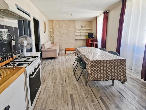 Maison à vendre 6 pièces SAINT JEAN D'ANGELY (17)- Ensemble immobilier de deux logements