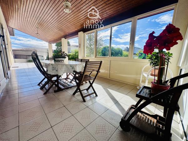 Maison
                                                                                                                                                                                                                                                                                                                        5 pièce(s)                                                                                                                                                                                                          2 chambre(s)                                                                                                                                                                                                          122.67  m²