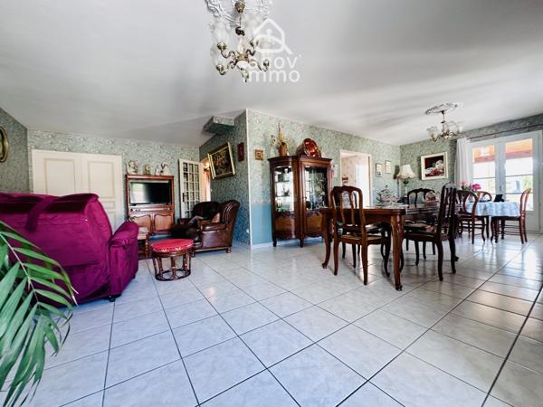 Maison
                                                                                                                                                                                                                                                                                                                        5 pièce(s)                                                                                                                                                                                                          2 chambre(s)                                                                                                                                                                                                          122.67  m²