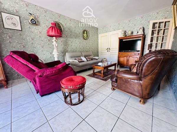 Maison
                                                                                                                                                                                                                                                                                                                        5 pièce(s)                                                                                                                                                                                                          2 chambre(s)                                                                                                                                                                                                          122.67  m²