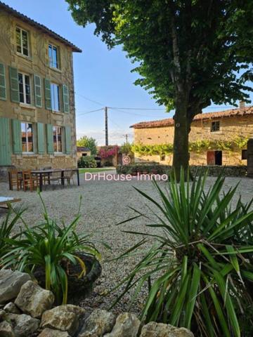 Maison à vendre 9 pièces de 272 m²