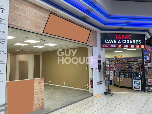 LOCAL COMMERCIAL GALERIE HYPERMARCHE 59 m2 + RESERVE 51 m2