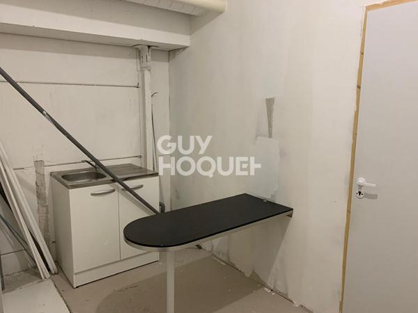 LOCAL COMMERCIAL GALERIE HYPERMARCHE 59 m2 + RESERVE 51 m2