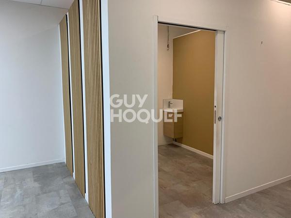 LOCAL COMMERCIAL GALERIE HYPERMARCHE 59 m2 + RESERVE 51 m2