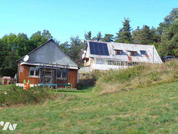 Vente sur Montclar d'une propriété avec 2 maisons