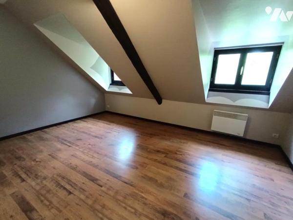 Vente sur Montclar d'une propriété avec 2 maisons