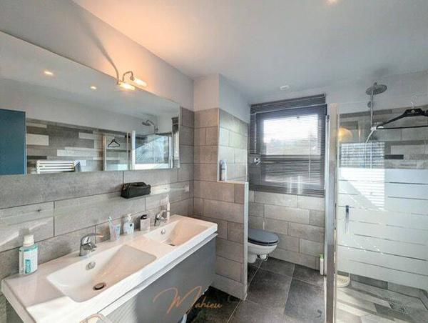 Maison 6 pièces 197m² à vendre à Prévessin-Moëns 01280