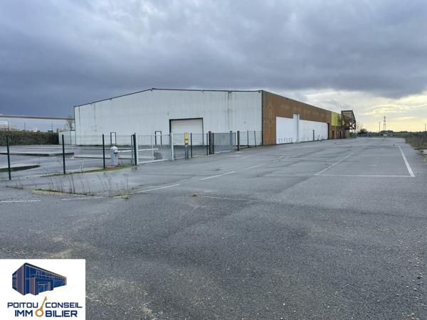 BATIMENT COMMERCIAL ET D’ACTIVITE 3500 M2 A ECHIRE