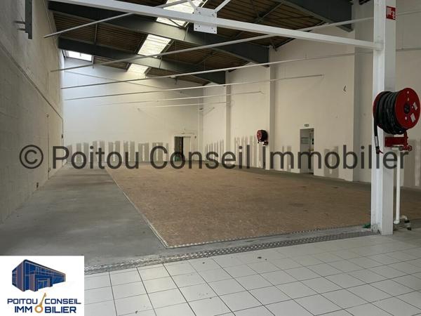 BATIMENT COMMERCIAL ET D’ACTIVITE 3500 M2 A ECHIRE