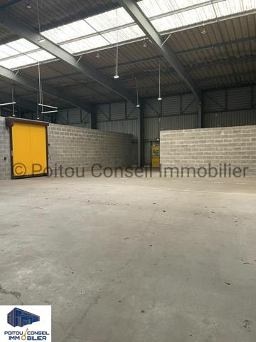 BATIMENT COMMERCIAL ET D’ACTIVITE 3500 M2 A ECHIRE