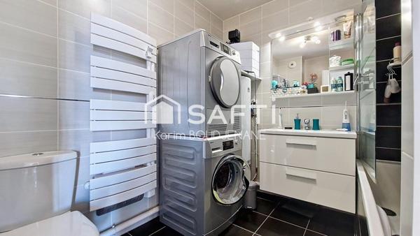 APPARTEMENT LUMINEUX DE 2 PIÈCES AVEC BALCON ET BOX...