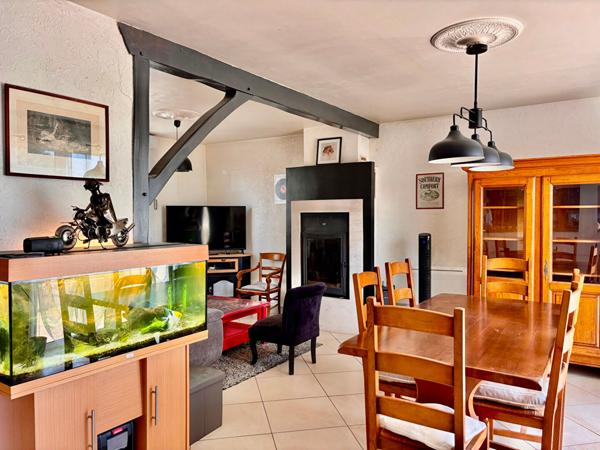 Maison rénovée 3 chambres - Jardin, garage, car-port et potager - Proche Chemillé - D6077