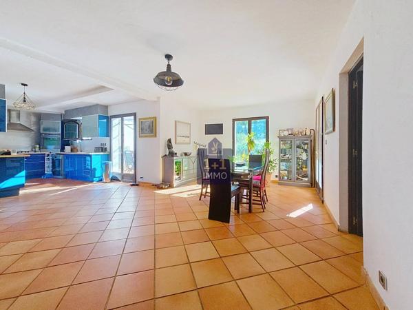 Magnifique villa avec 9400m2 de terrain