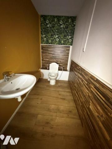 Local commercial de 214 m² situé Rue du Quesnoy en centre-ville de VALENCIENNES