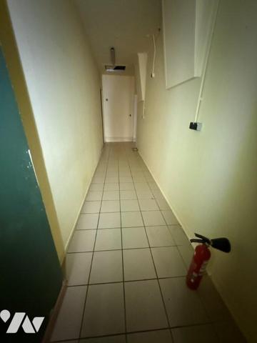 Local commercial de 214 m² situé Rue du Quesnoy en centre-ville de VALENCIENNES