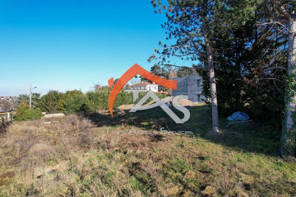 Vente Terrain 901 m2 à Saint-Chamond