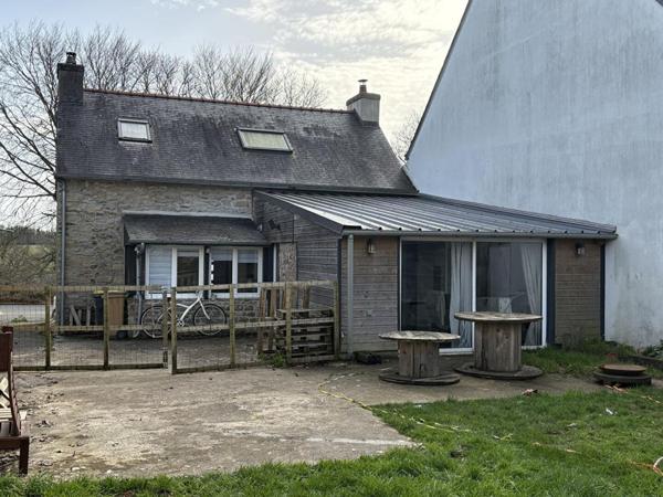 A vendre ROSPORDEN (29140) Maison 4 pièces 2 chambres 1 bureau 87 m2