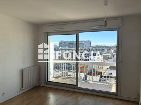 Location Studio 27.22 m² - HALL 6 Paris 75018