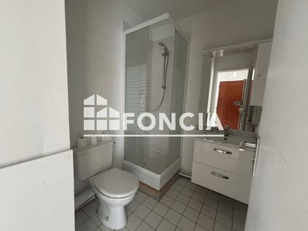 Location Studio 27.22 m² - HALL 6 Paris 75018