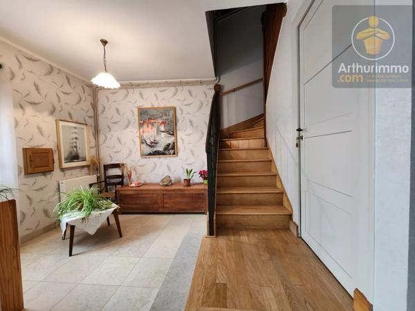 Vente                                                      Maison
                        
                     8 pièces                      165 m2                     à Beaugency