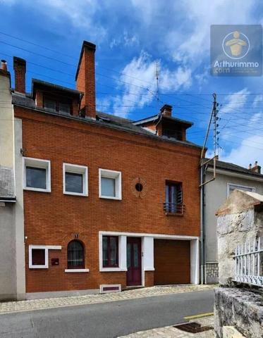 Vente                                                      Maison
                        
                     8 pièces                      165 m2                     à Beaugency
