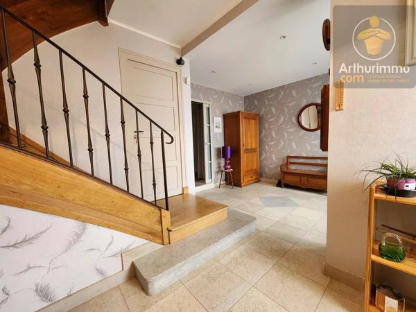 Vente                                                      Maison
                        
                     8 pièces                      165 m2                     à Beaugency