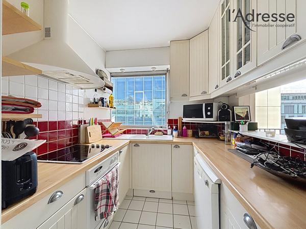 Appartement Suresnes 3 pièce(s) 54 m2 avec balcon et cave