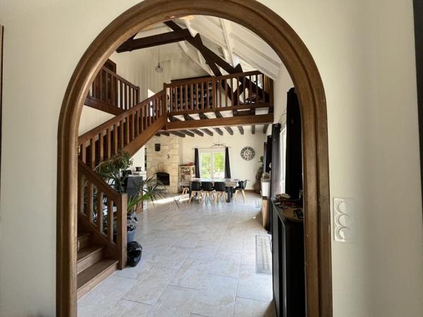 Maison à vendre 299 900 € Saint-Amand-Montrond 9 p 240 m² DPE C