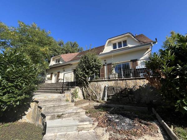 Maison à vendre 299 900 € Saint-Amand-Montrond 9 p 240 m² DPE C