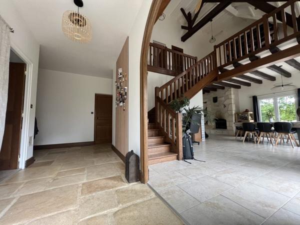 Maison à vendre 299 900 € Saint-Amand-Montrond 9 p 240 m² DPE C