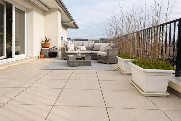 Hypercentre-Appartement d'exception-Dernier étage avec terrasse de 46 m²- Places souterraines