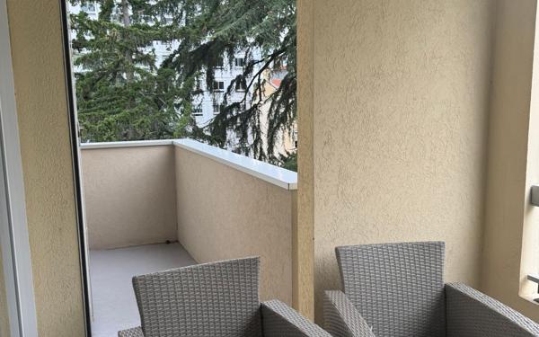 Appartement à louer    2 pièces • 71,81 m2 Lyon 5