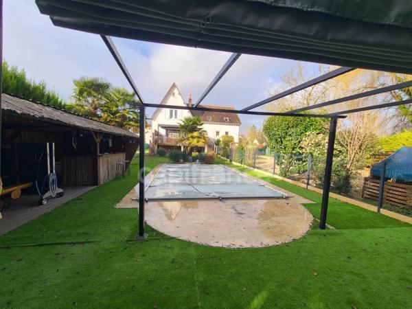Maison avec piscine 10 pièces sur Loches (37)