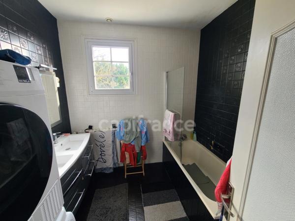 Maison avec piscine 10 pièces sur Loches (37)